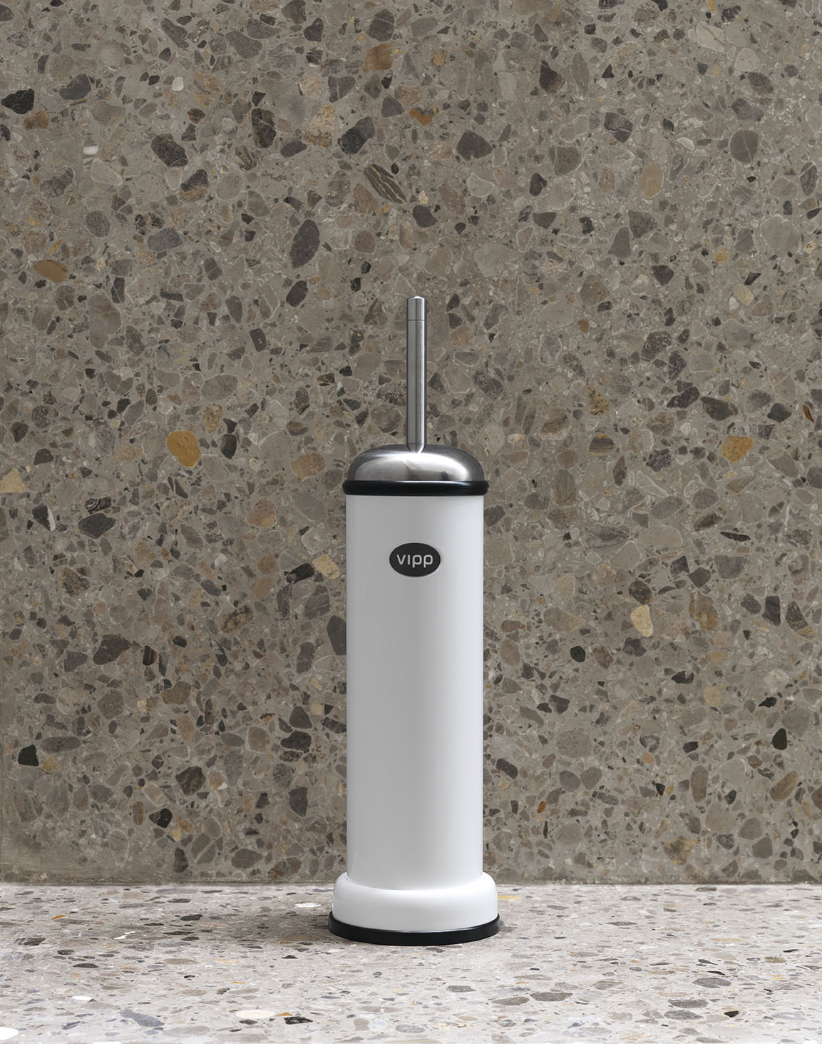Vipp11 Toiletbrush Lifestyle01 Low