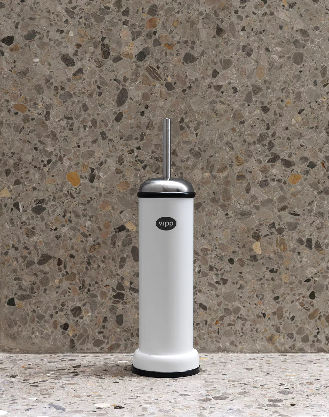 Vipp11 Toiletbrush Lifestyle01 Low