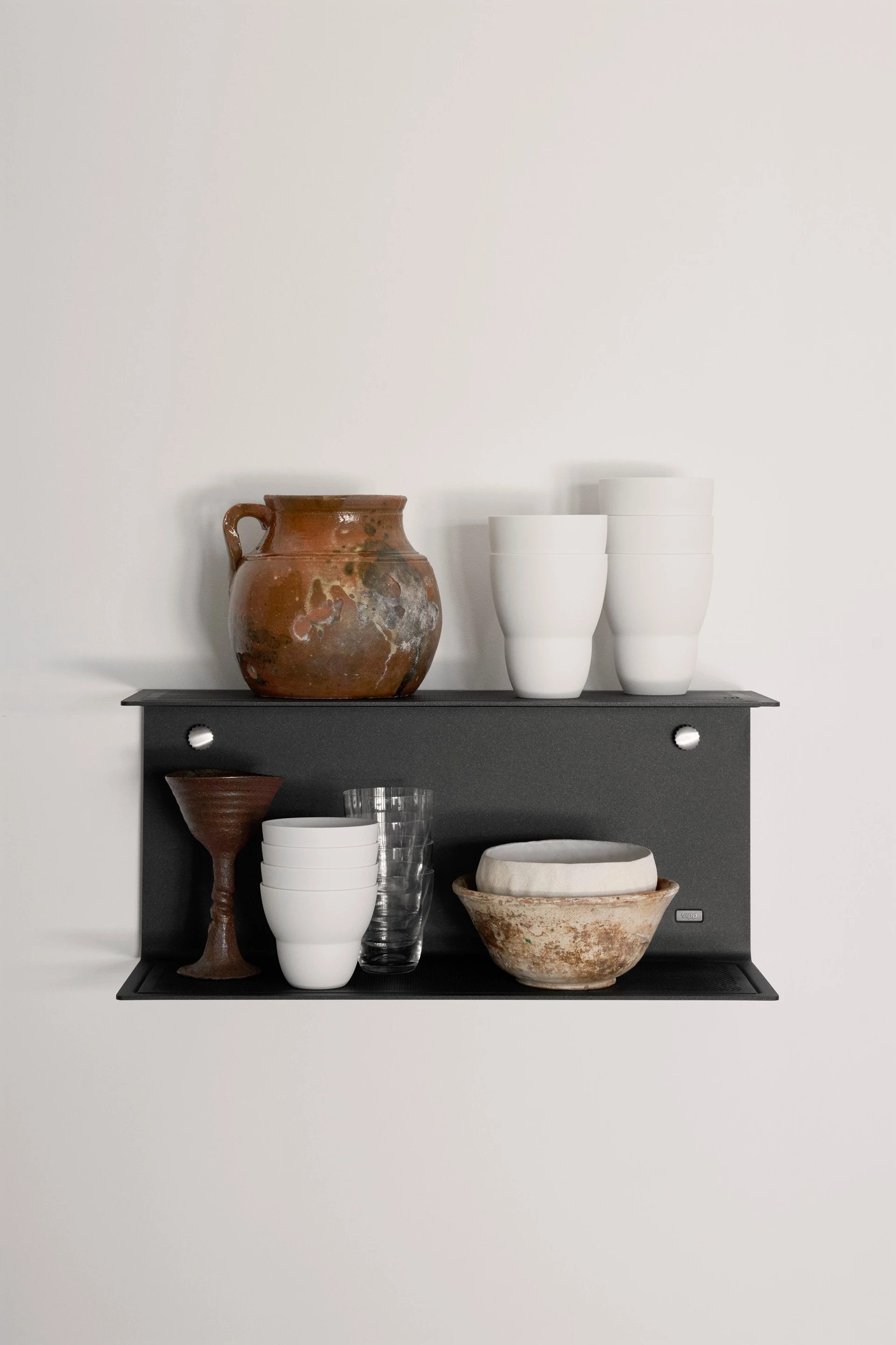 Vipp 921 Shelves Black 01
