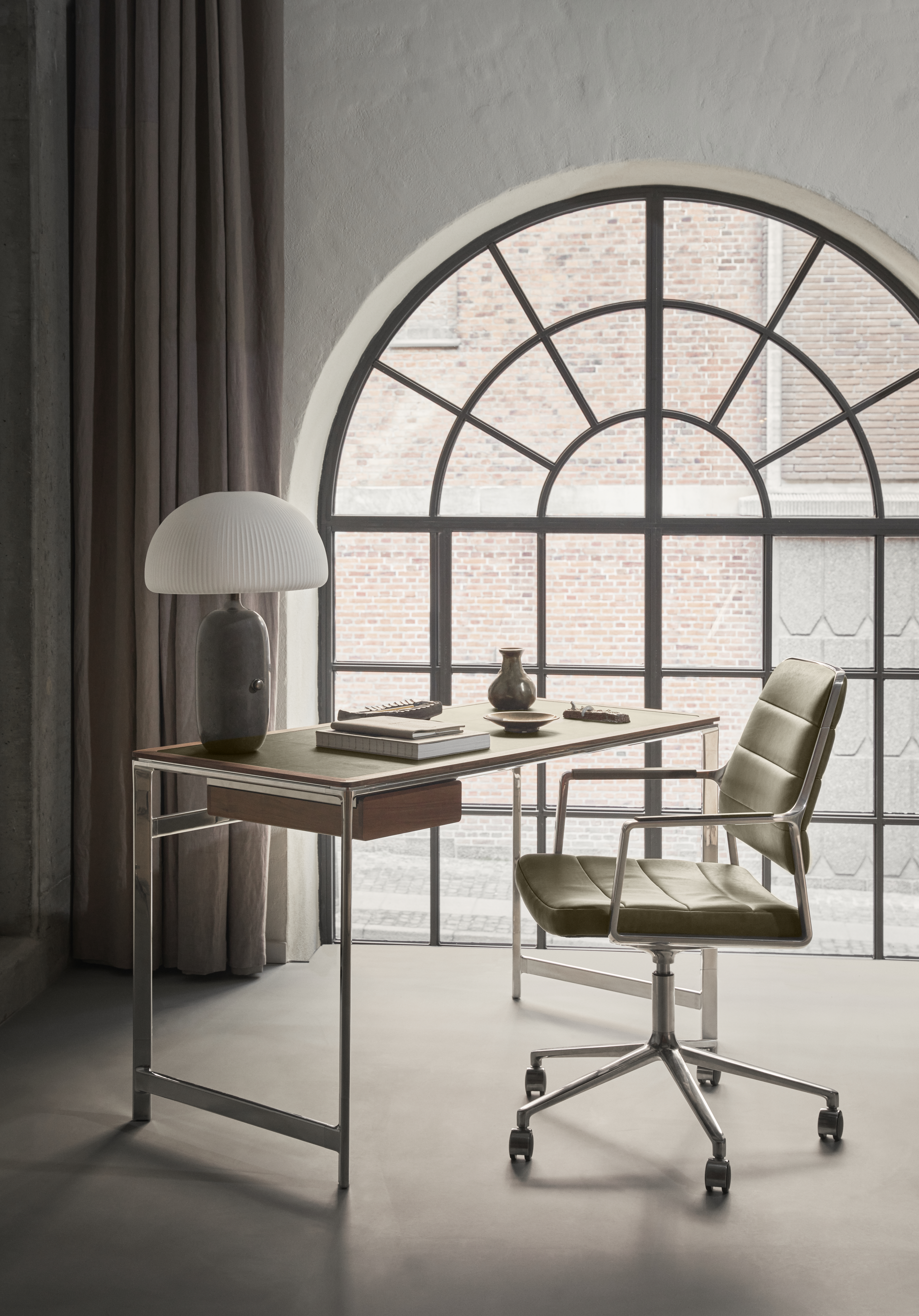 Vipp 455+ Swivel Chair Alu Bosco Green Castors 01