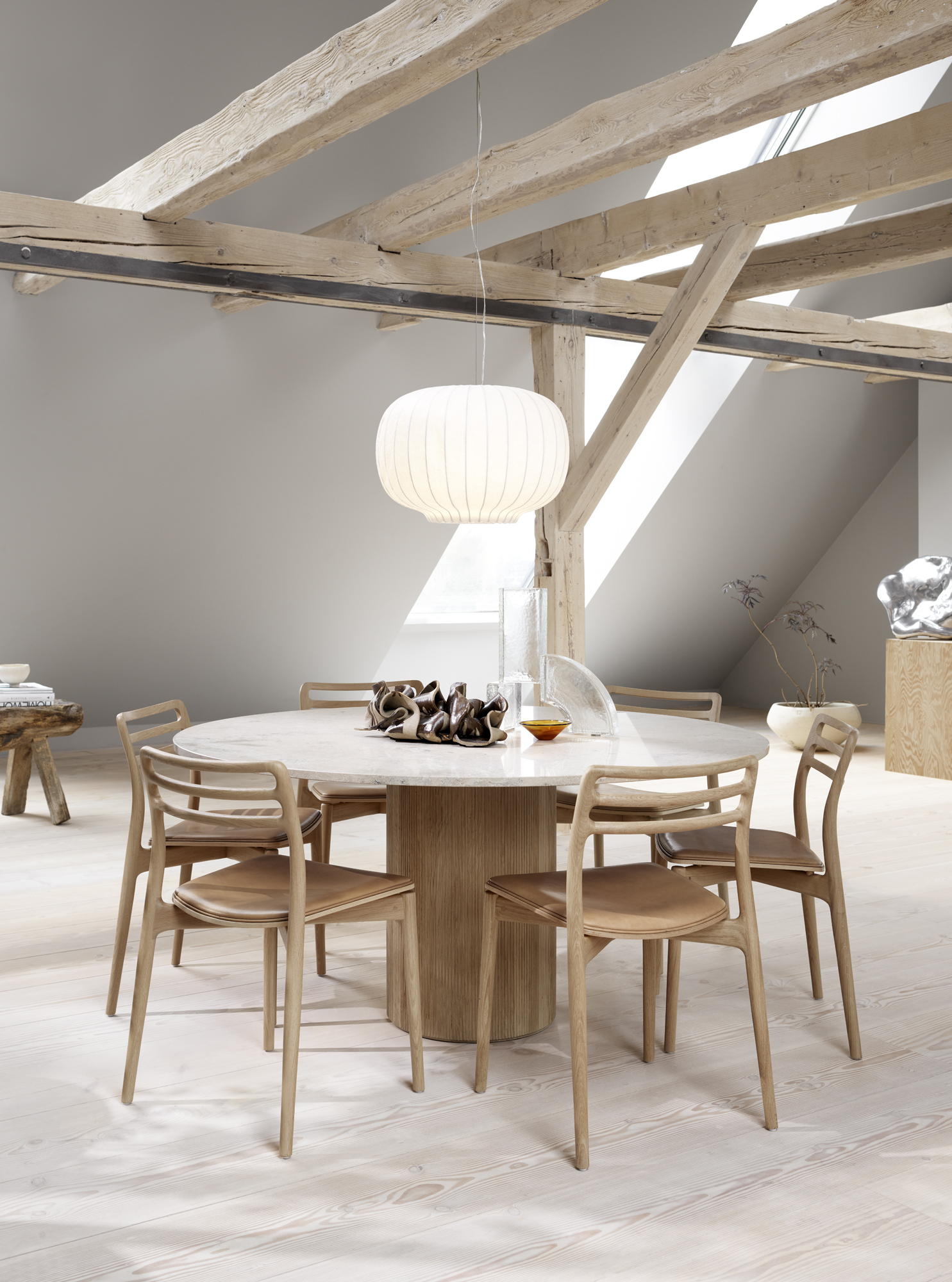 Vipp 495 Cabin Round Table 150 Jura Limestone Lightoak 02