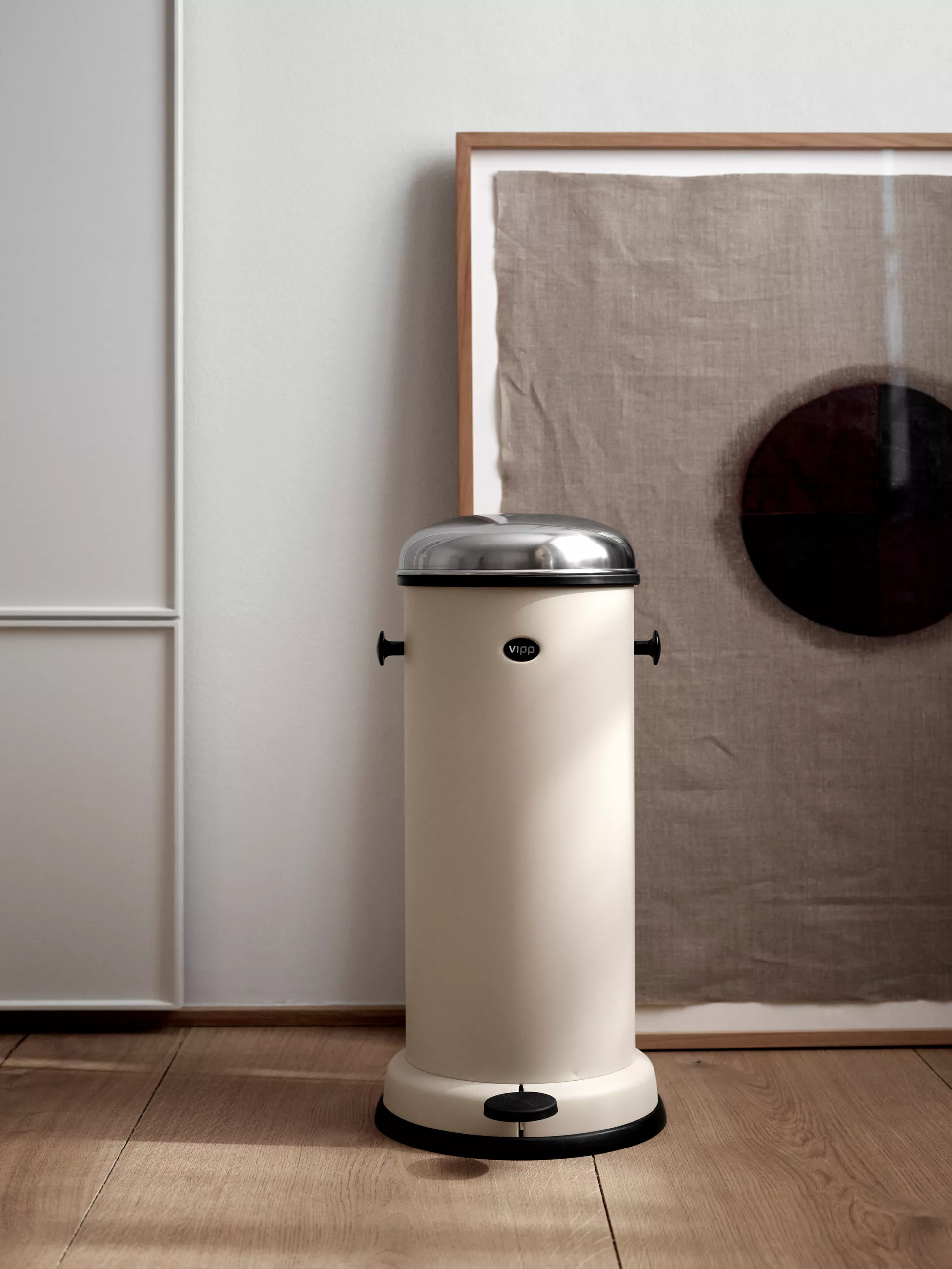 Vipp16 Pedal Bin Beige 03