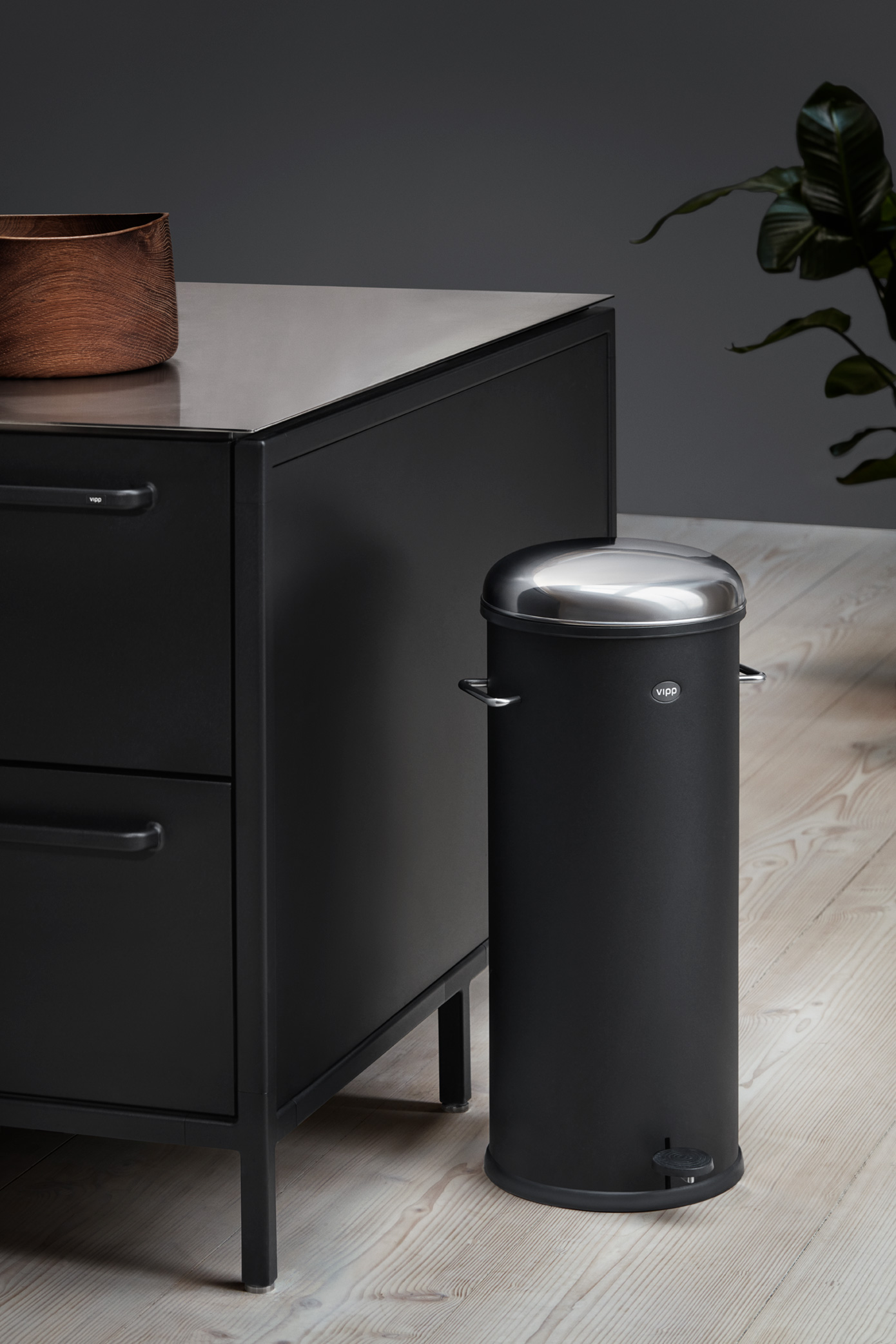 Open Top Bin 22 L / 6 Gal | Vipp