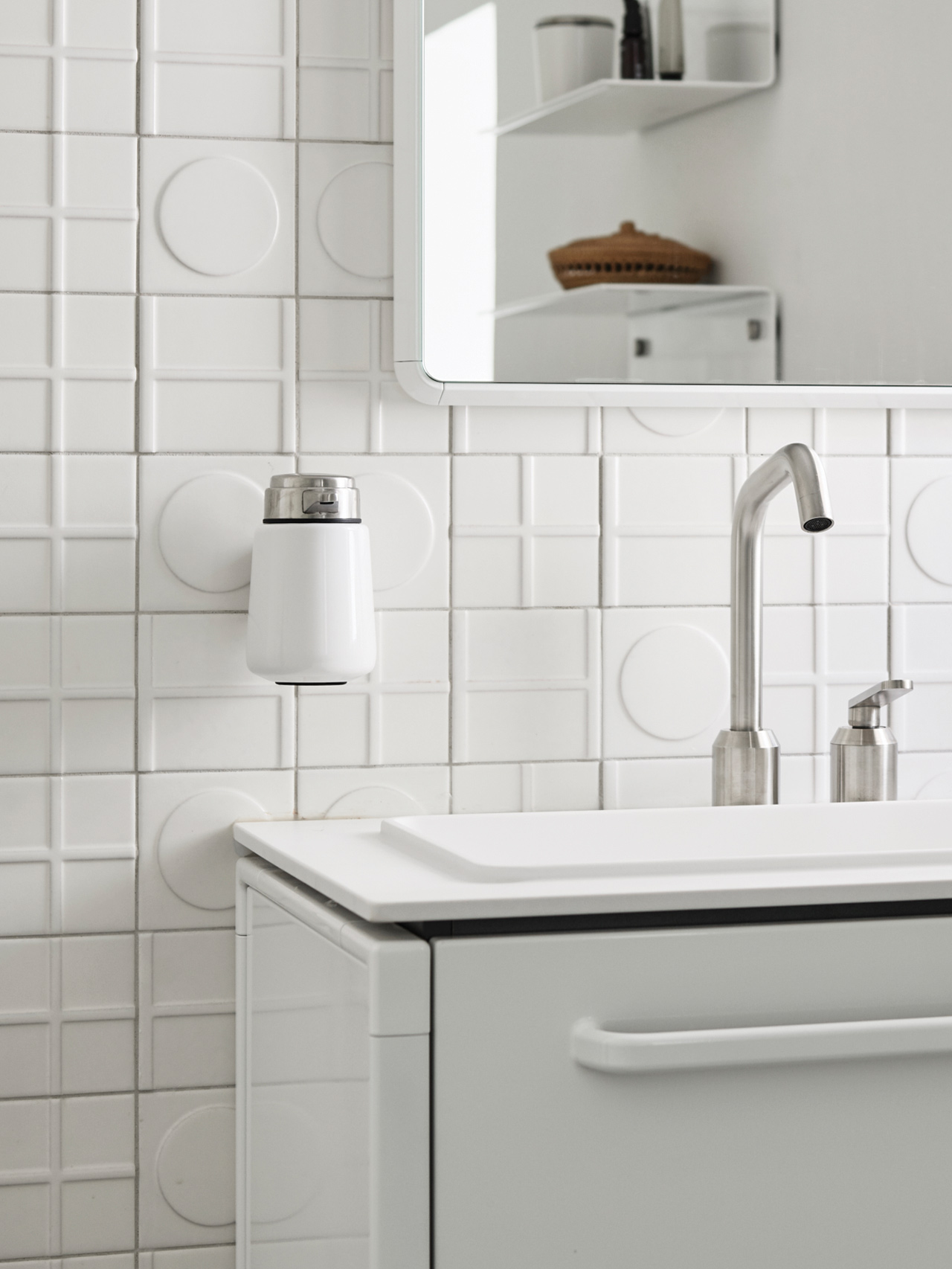 Vipp Farmhouse Bathroom 01