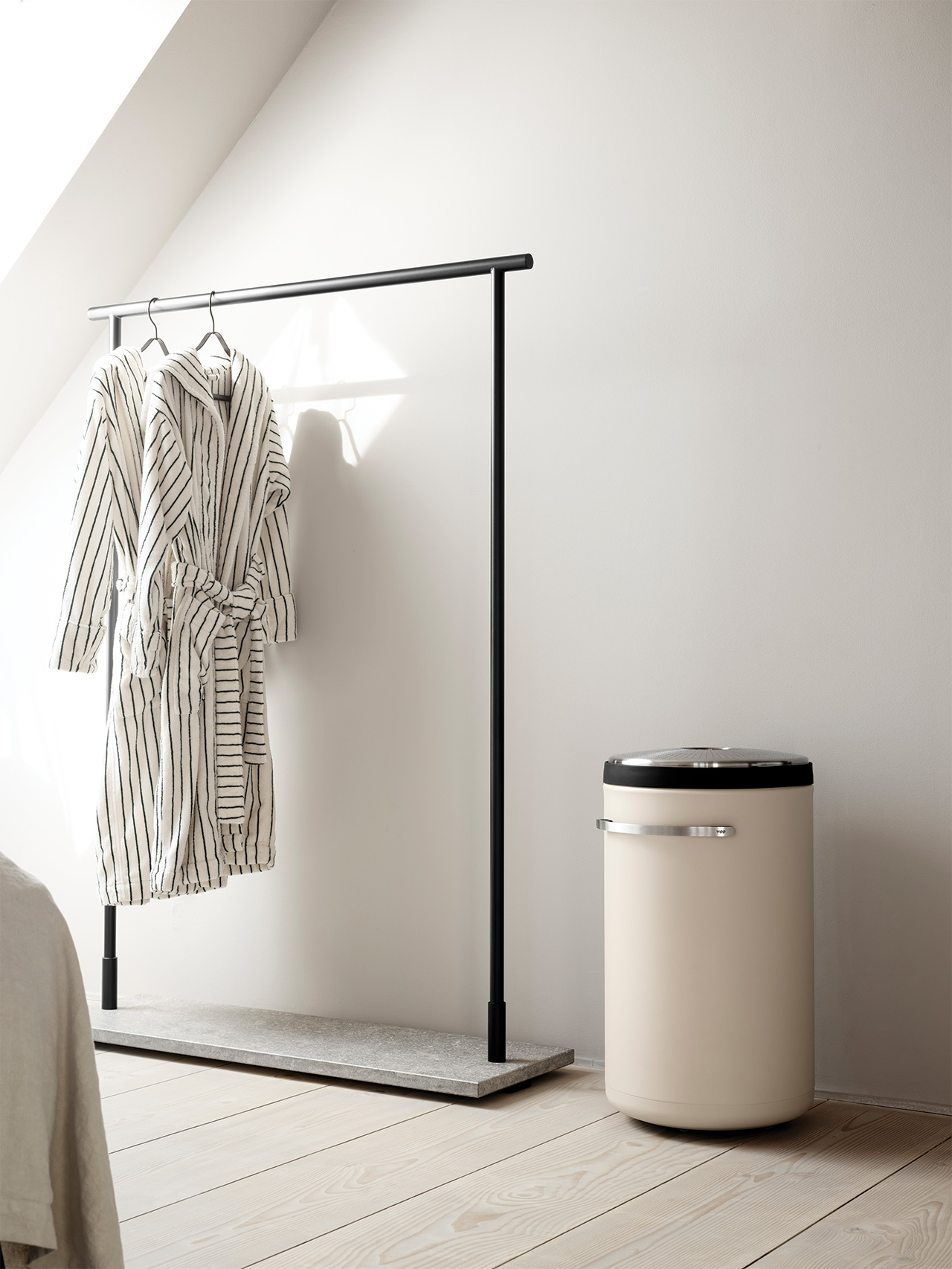 Vipp 441 Laundry Basket Beige 01