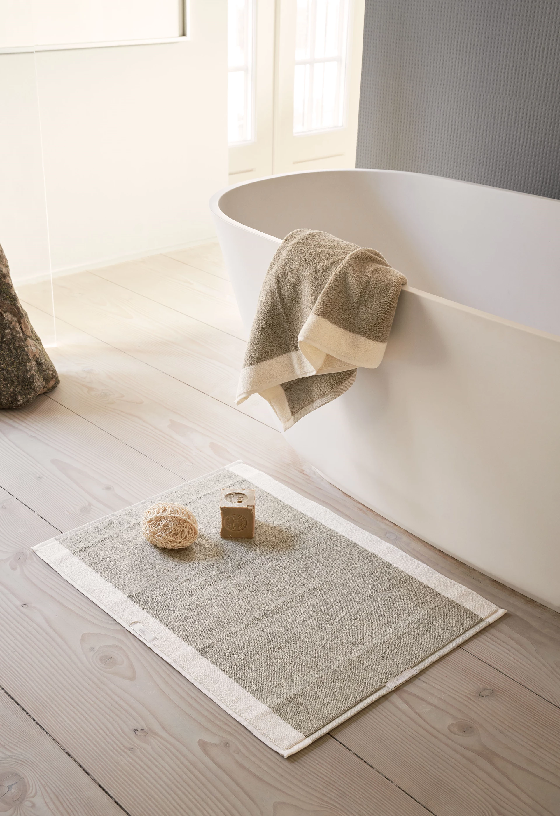 Vipp 101 104 Bath Mat Towel Large Khaki 01