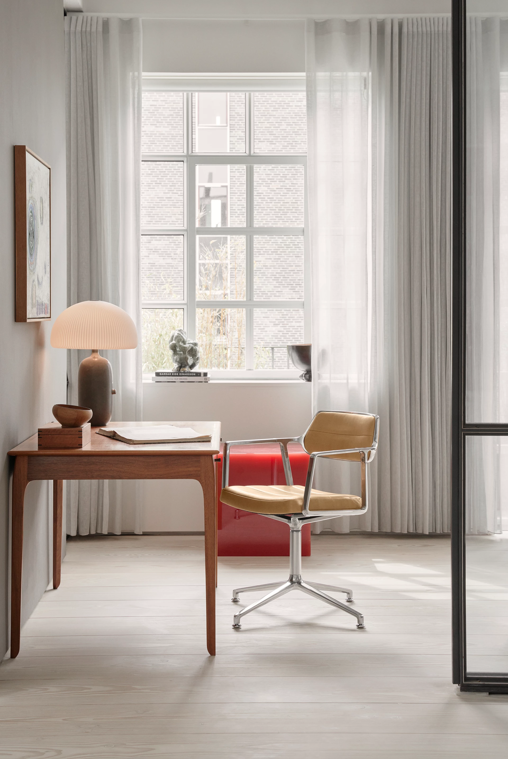 Vipp 453 Swivel Camel Leather 02