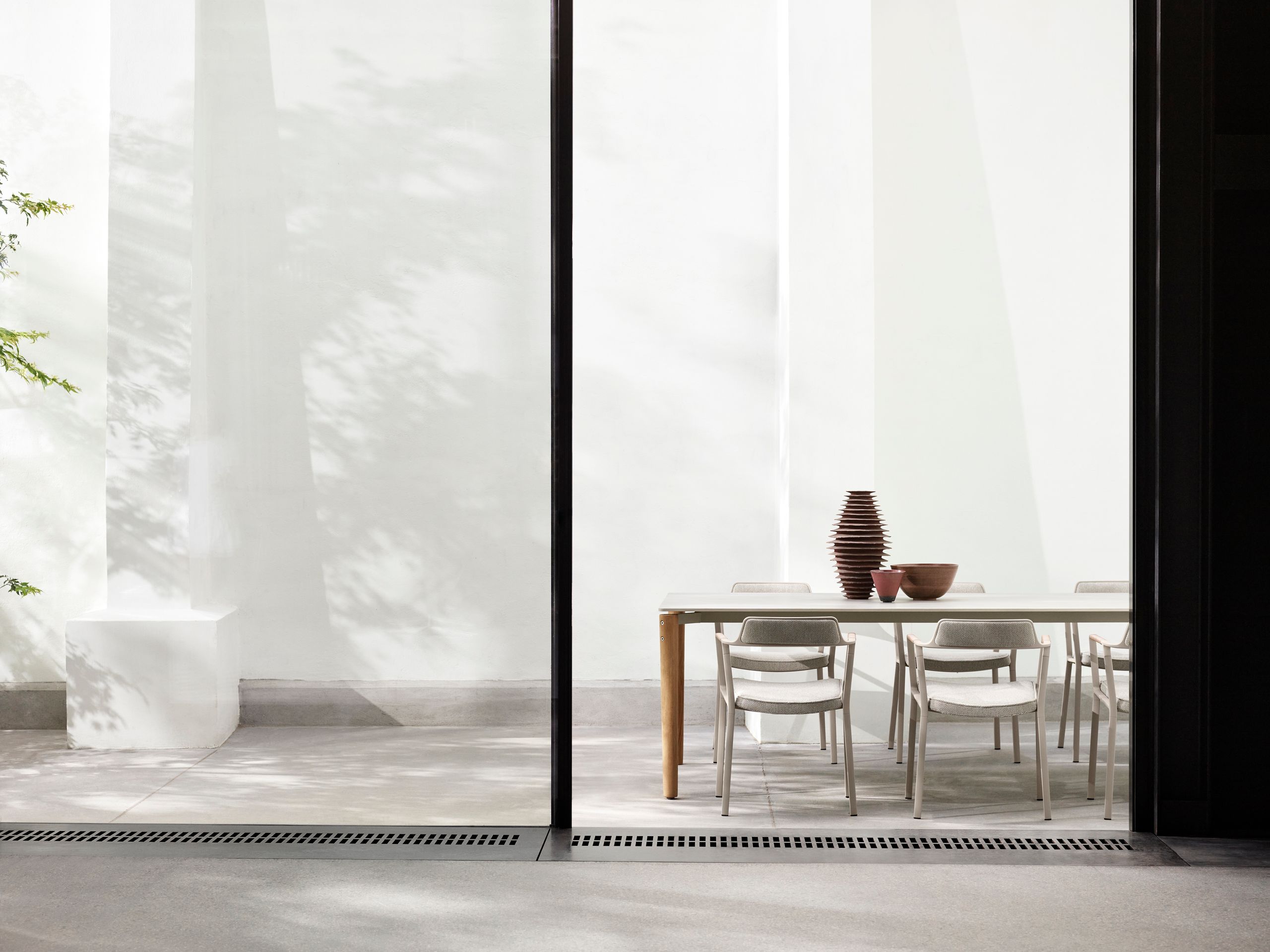 Vipp 719 Outdoor Table 02