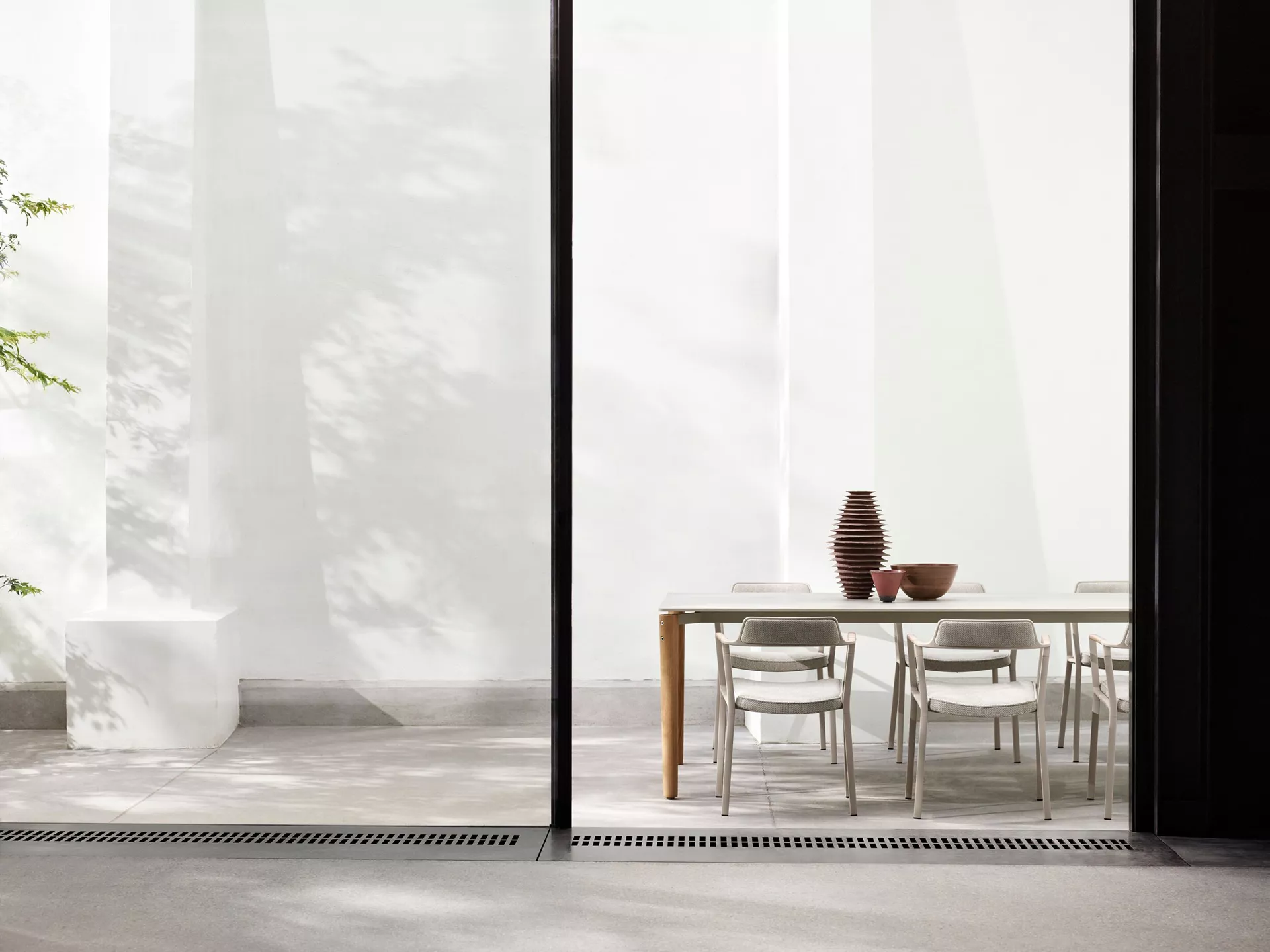 Vipp 719 Outdoor Table 02
