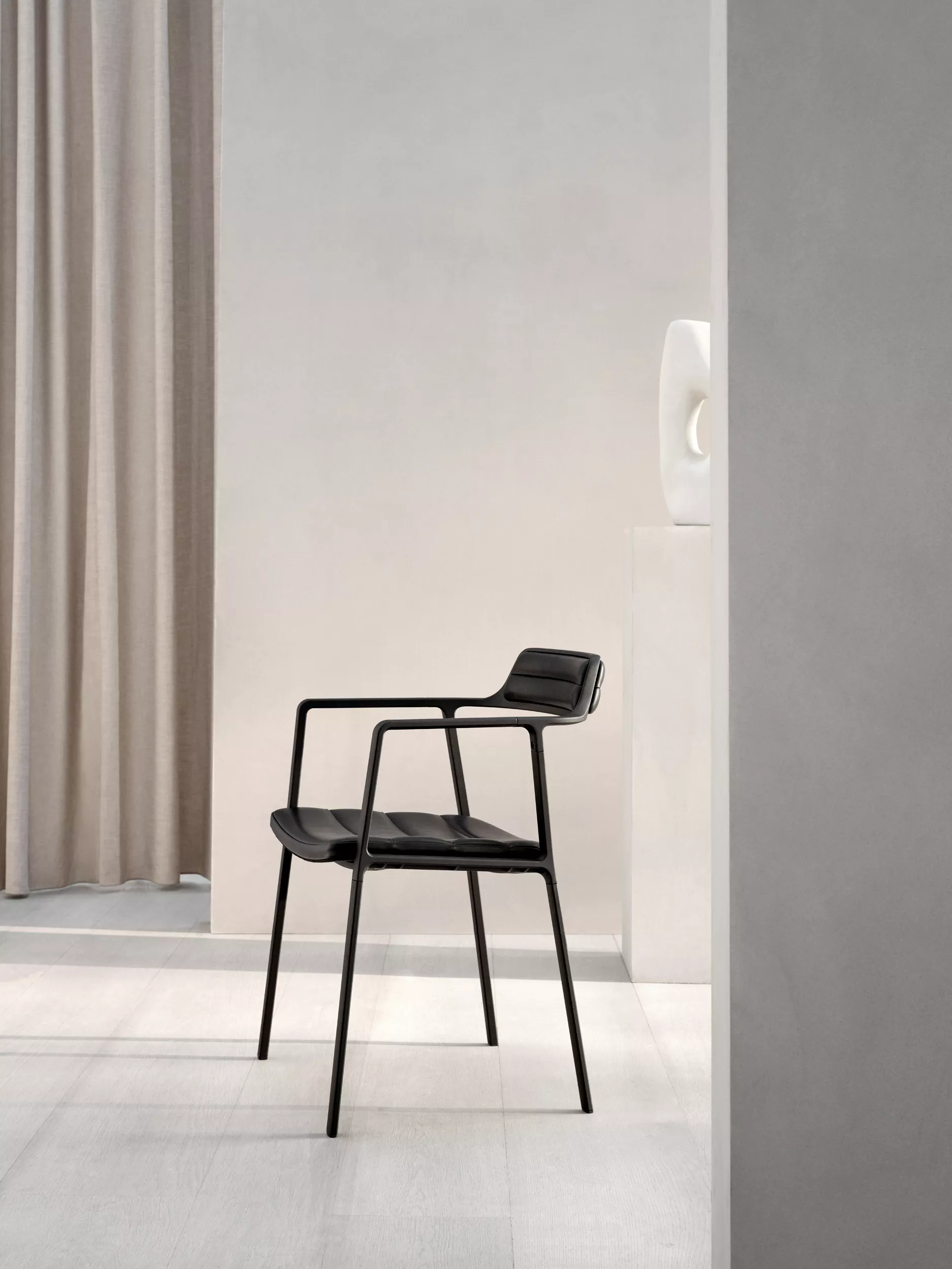 Vipp451 Chair Black Leather Concept01 Low