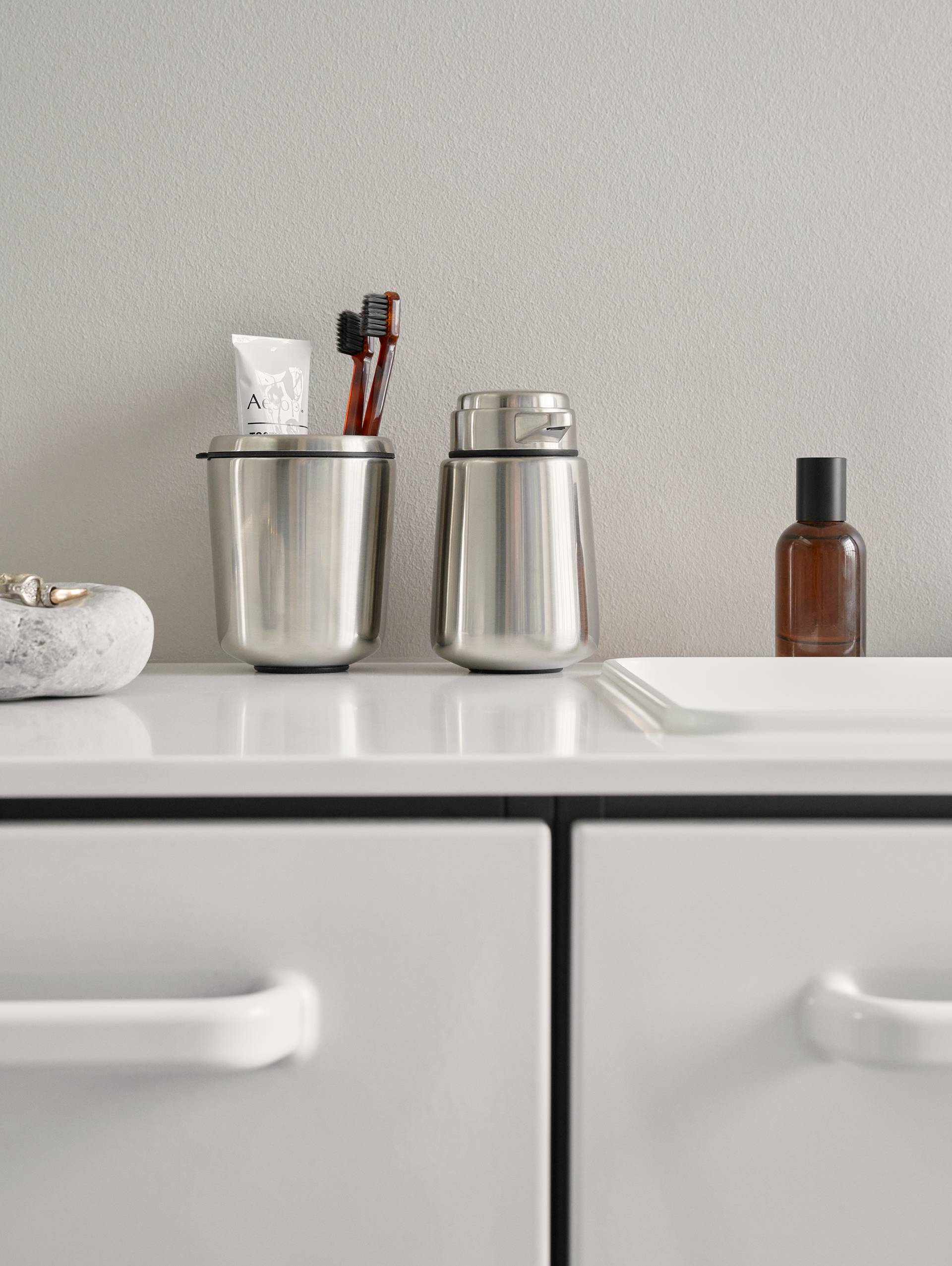 Vipp 7 9 Bathroom Combo Stainless Steel 01