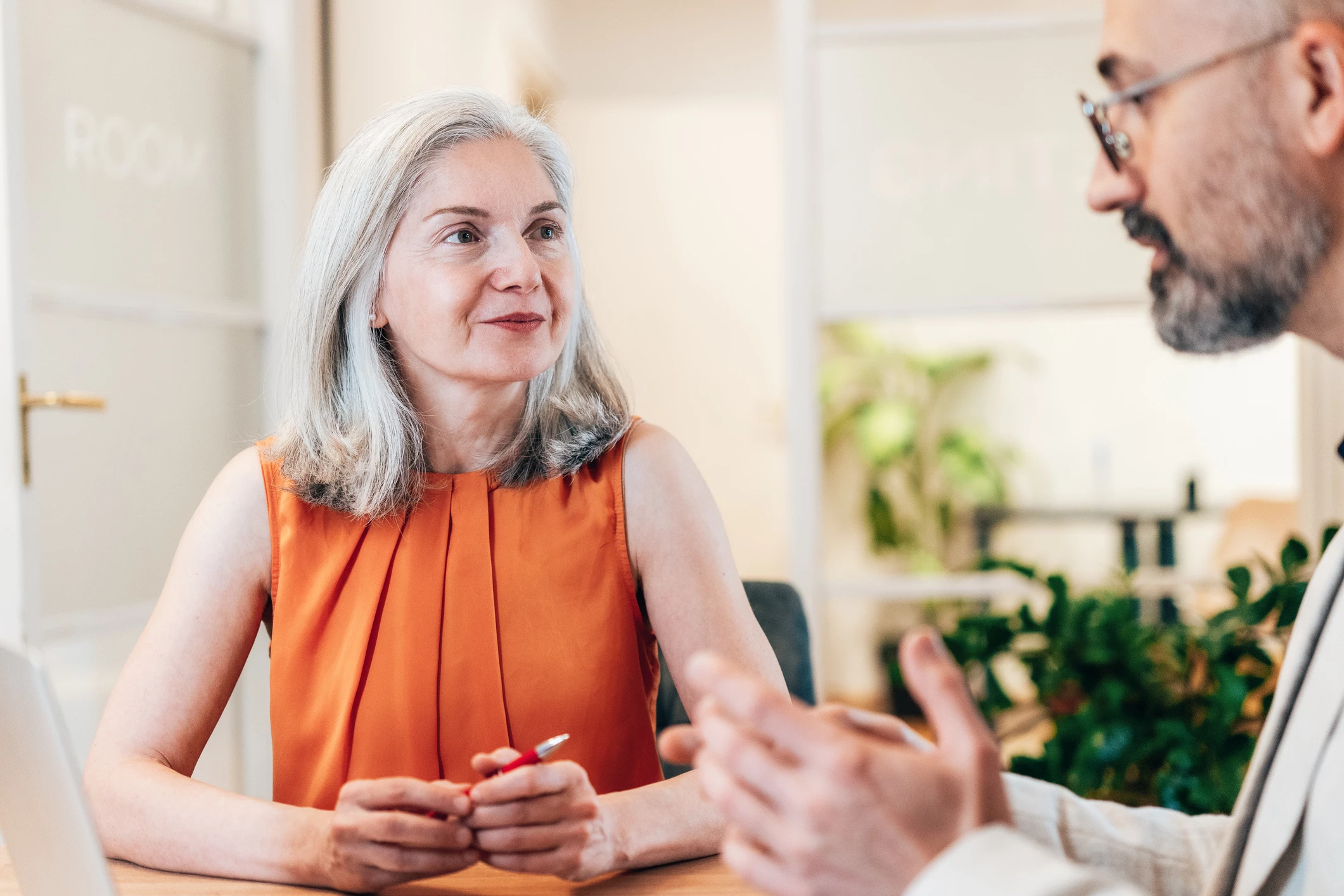 Werkgever en werknemer in gesprek